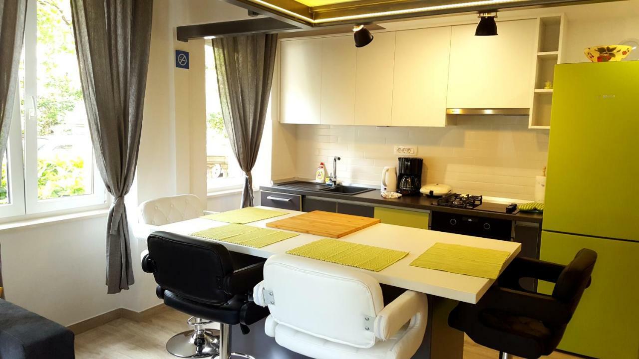 Studio Apartment Vanna - 1St Row To The Sea Opatija Exterior photo
